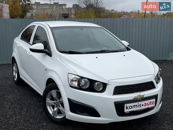Chevrolet Aveo 2012 photo 3