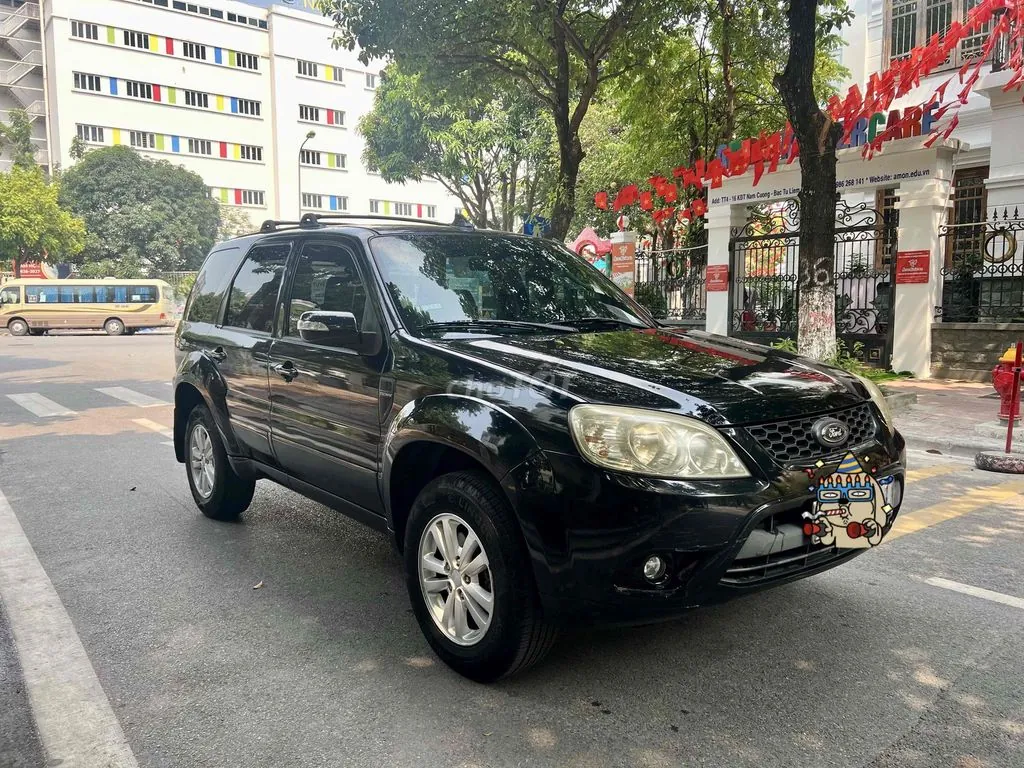 Ford Escape 2011 photo 2