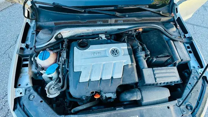 Volkswagen Jetta 2012 photo 2
