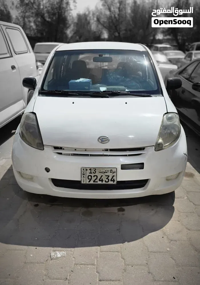 Daihatsu Sirion 2015 photo 3