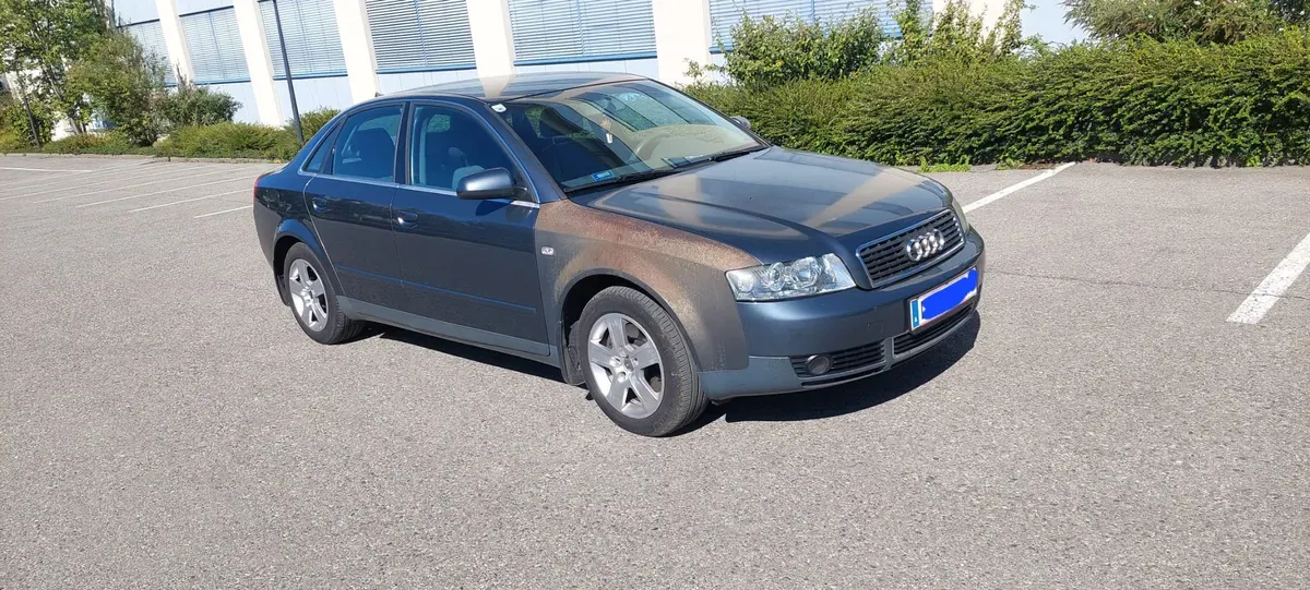 Audi A4 2004 photo 2