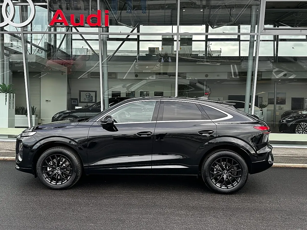 Audi Q3 photo 3