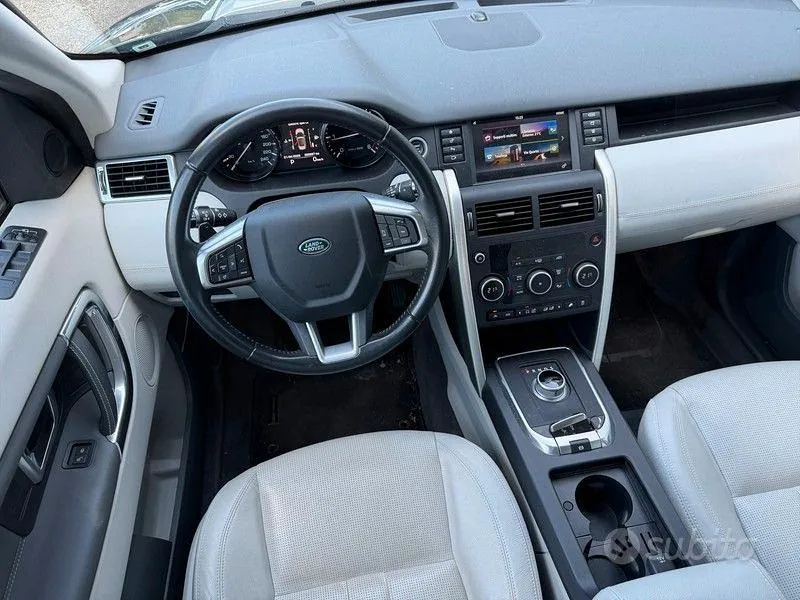 Land Rover Discovery Sport 2016 photo 4
