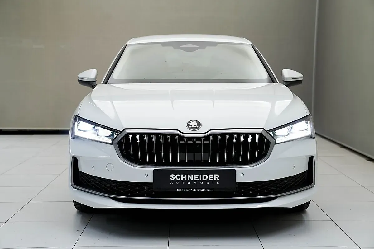 Skoda Superb 2025 photo 3
