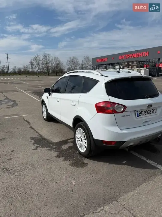 Ford Kuga 2012 photo 2