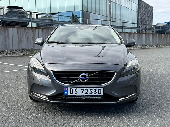 Volvo V40 2013 photo 2