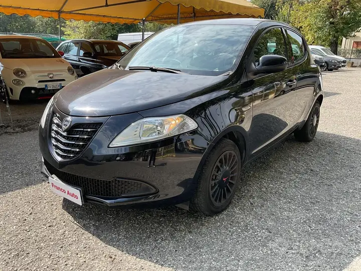 Lancia Ypsilon