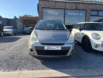 Renault Clio 2009 photo 2