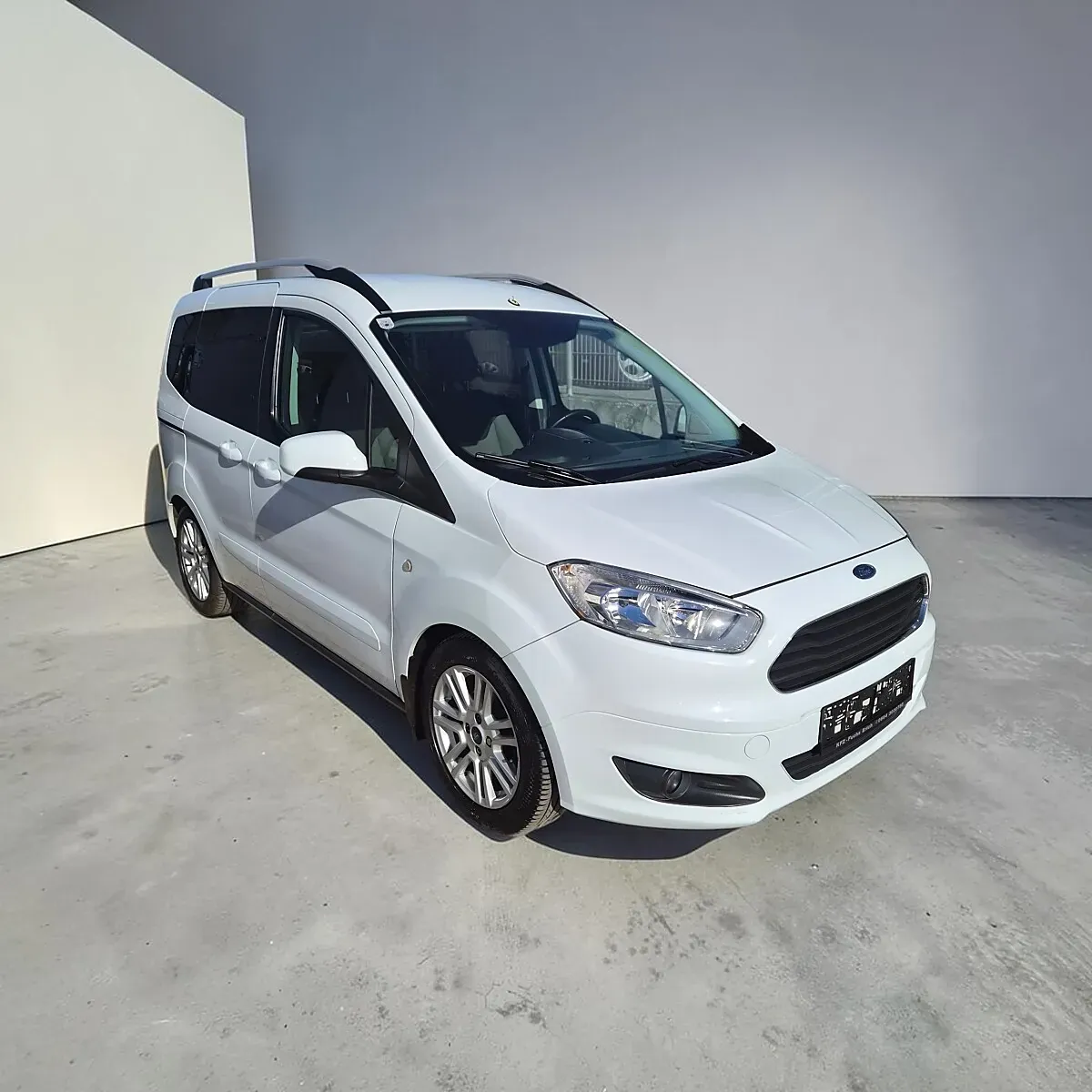 Ford Tourneo Courier 2017 photo 3
