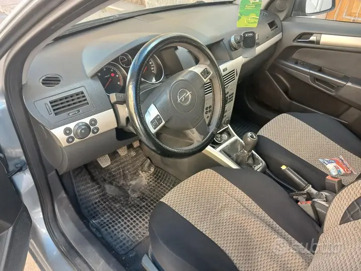 Opel Astra 2007 photo 2