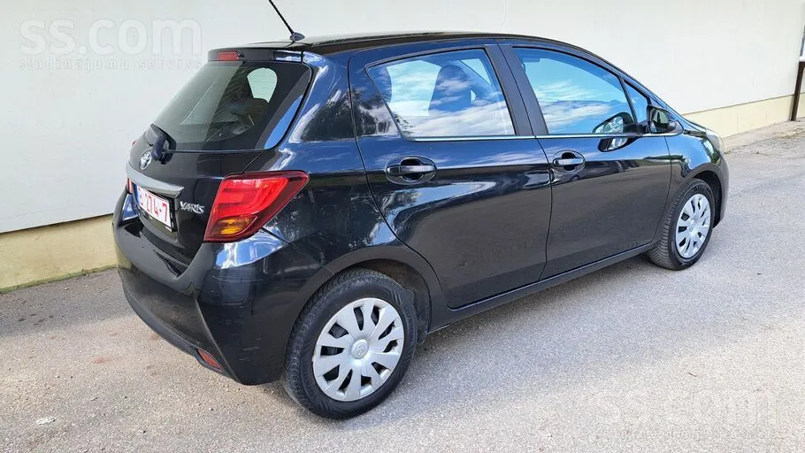 Toyota Yaris 2015 photo 4