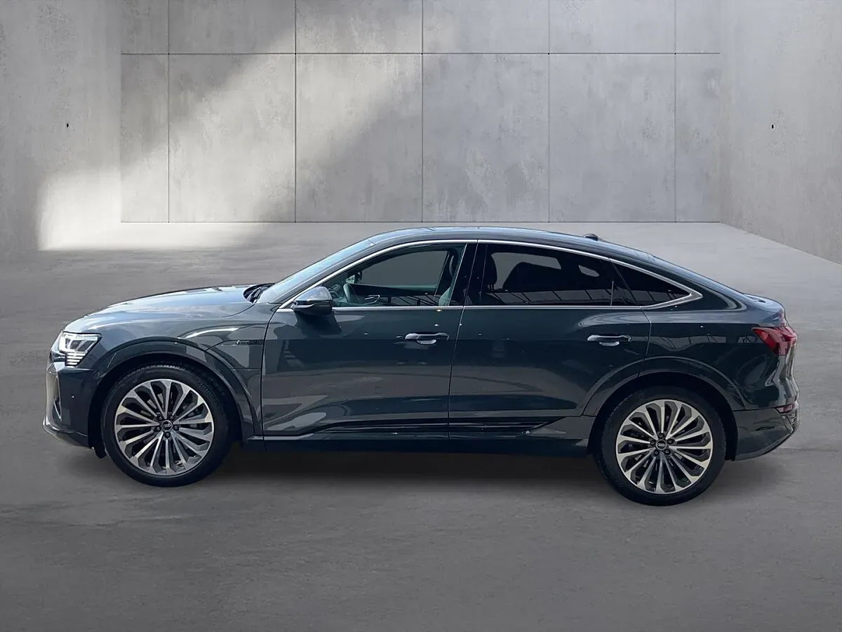 Audi Q8 2024 photo 2