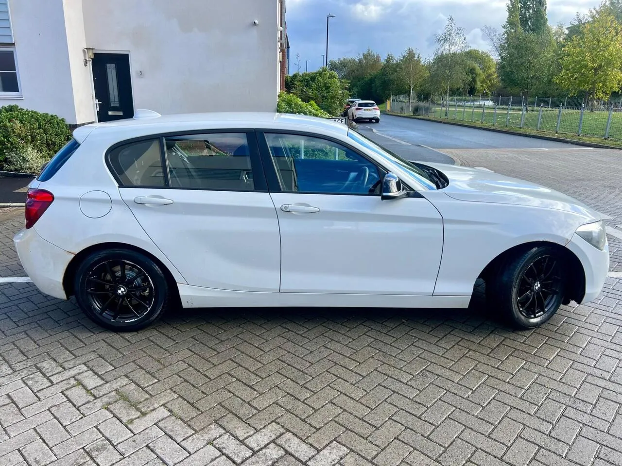 BMW 1 Series 2012 photo 2