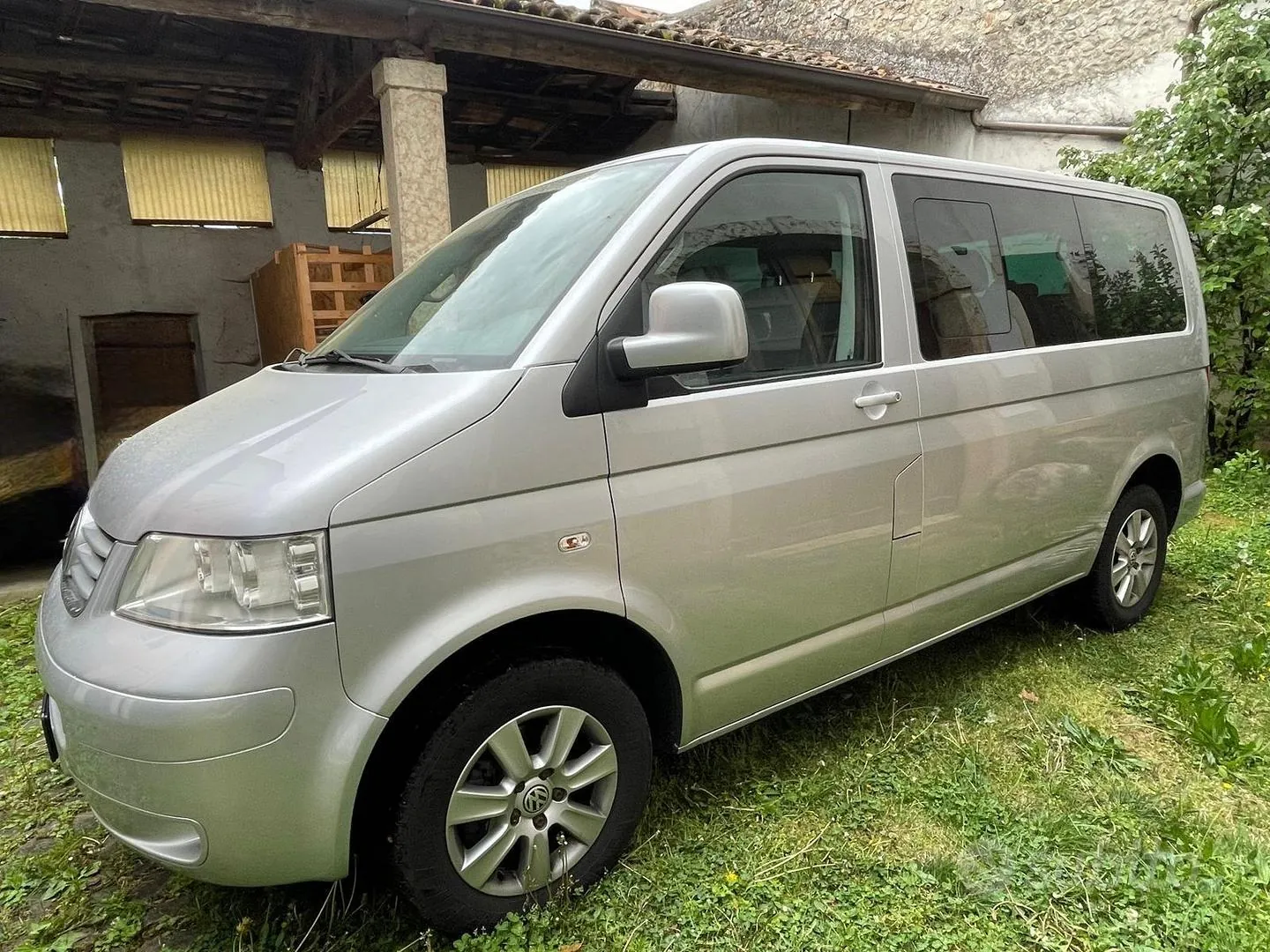 Volkswagen Multivan 2009 photo 2