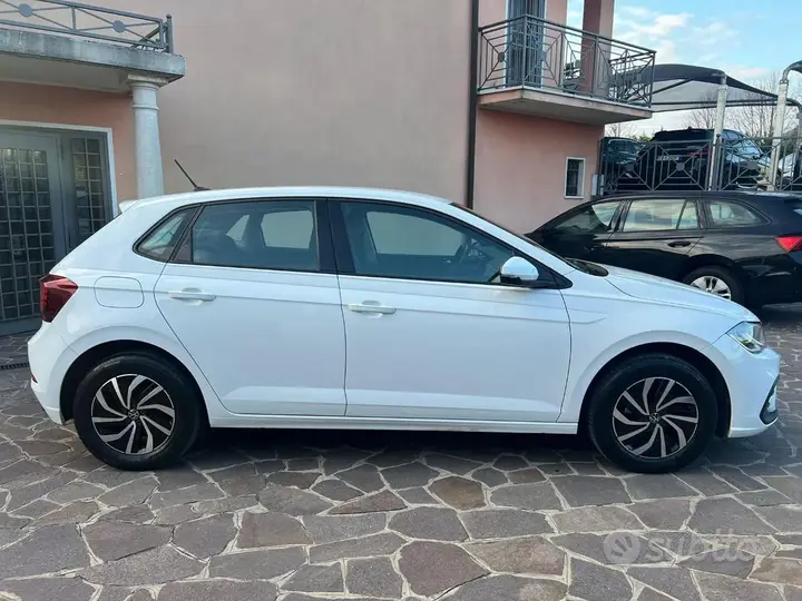 Volkswagen Polo 2023 photo 2
