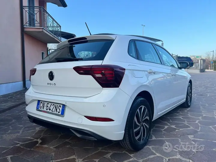 Volkswagen Polo 2023 photo 3