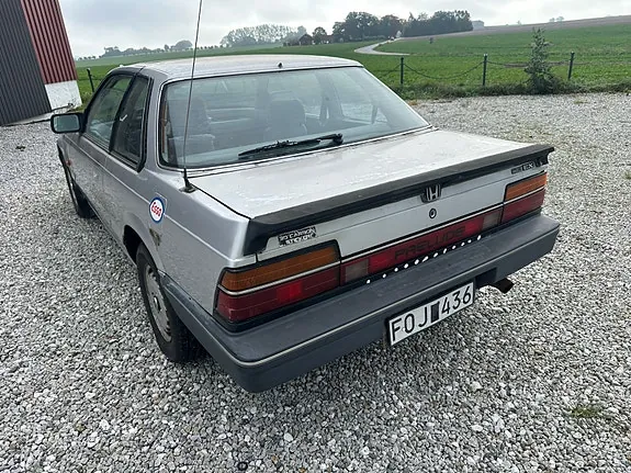 Honda Prelude 1984 photo 2