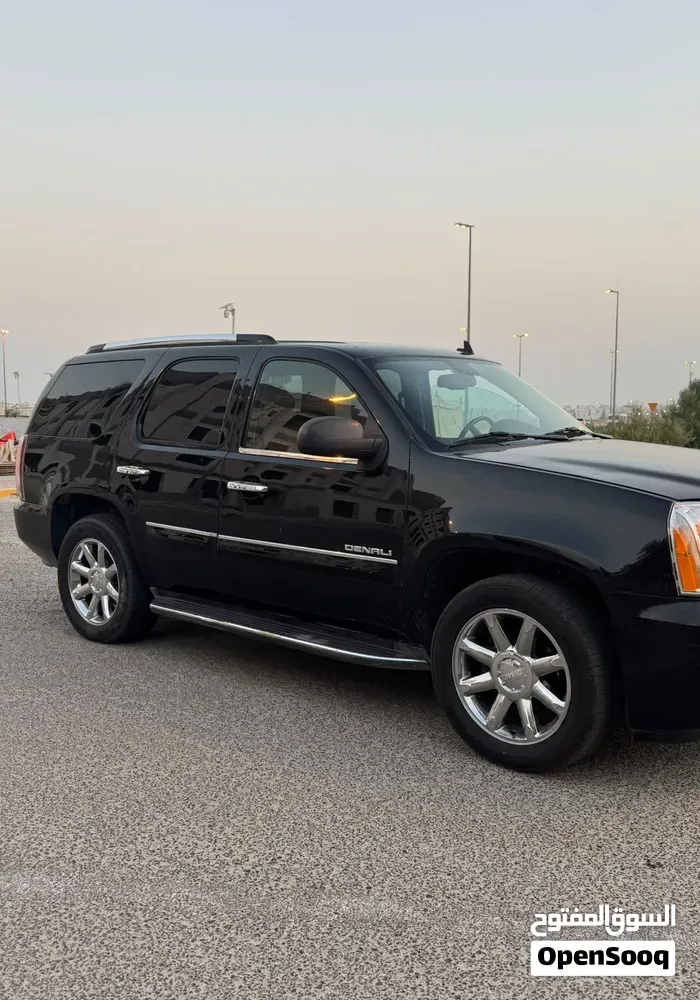 GMC Yukon 2008 photo 2