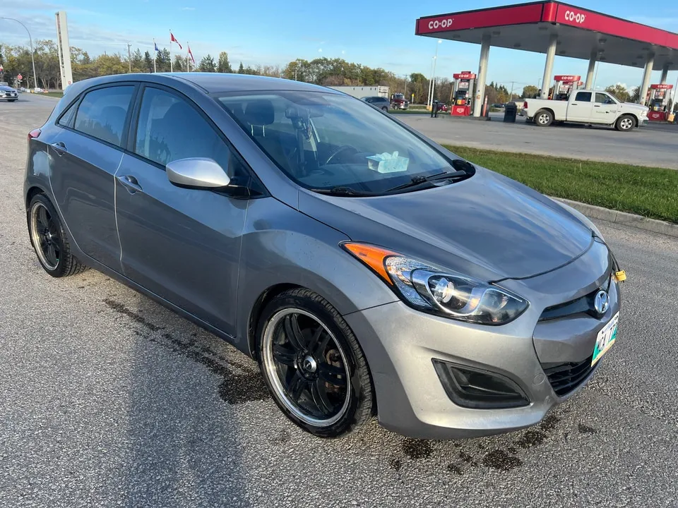 Hyundai Elantra 2013 photo 3