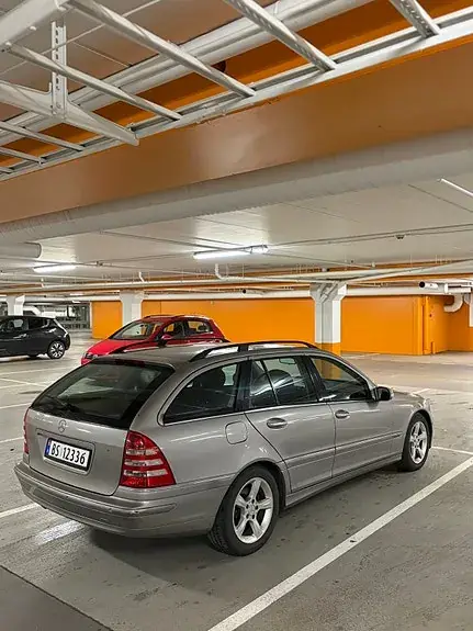 Mercedes-Benz C 200 D 2007 photo 2