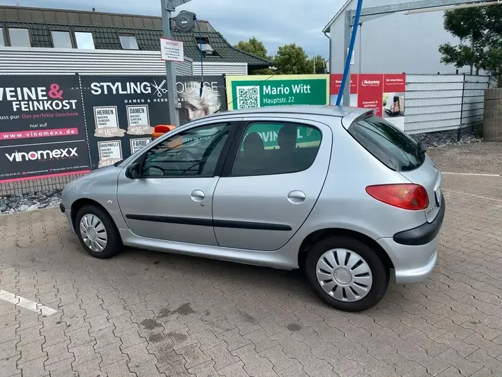Peugeot 206