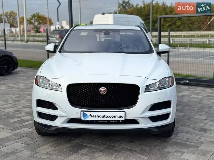 Jaguar F-Pace 2018 photo 2