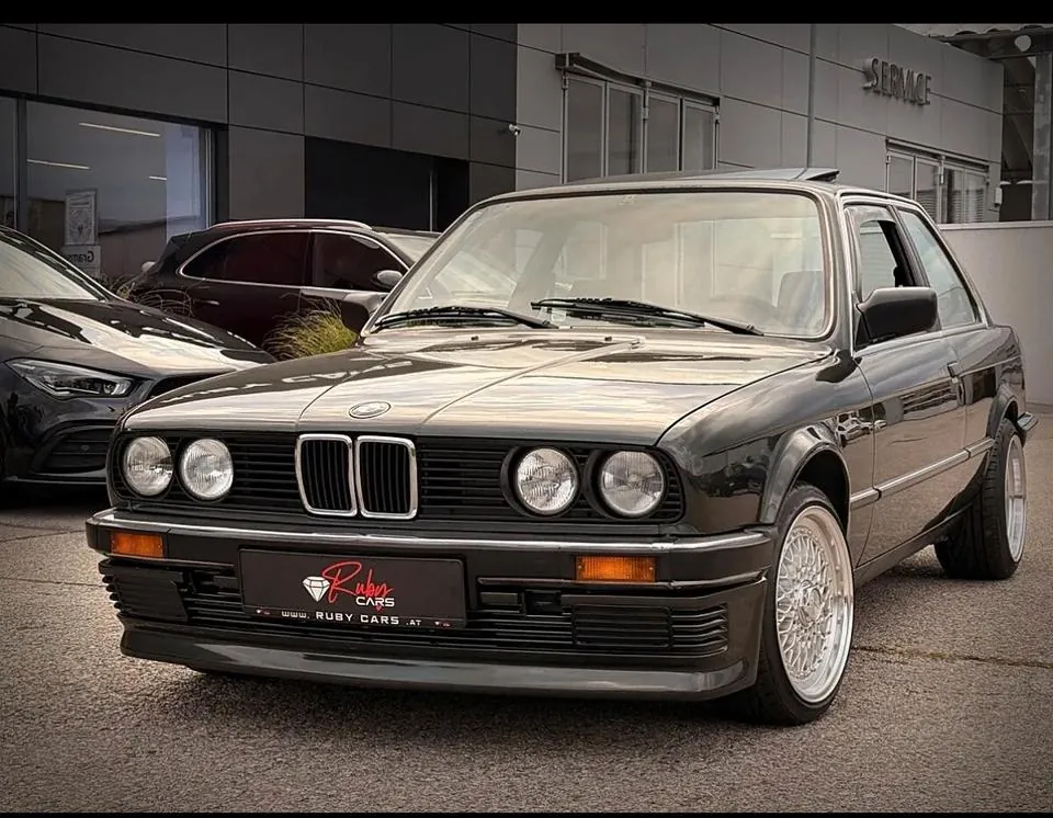 BMW 3.20I E30