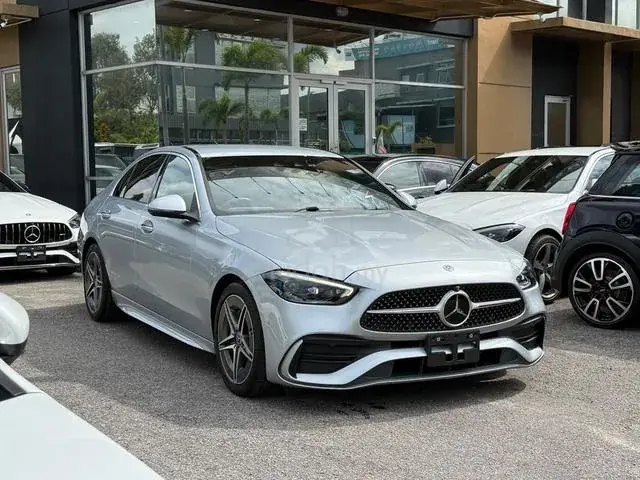 Mercedes-Benz C200