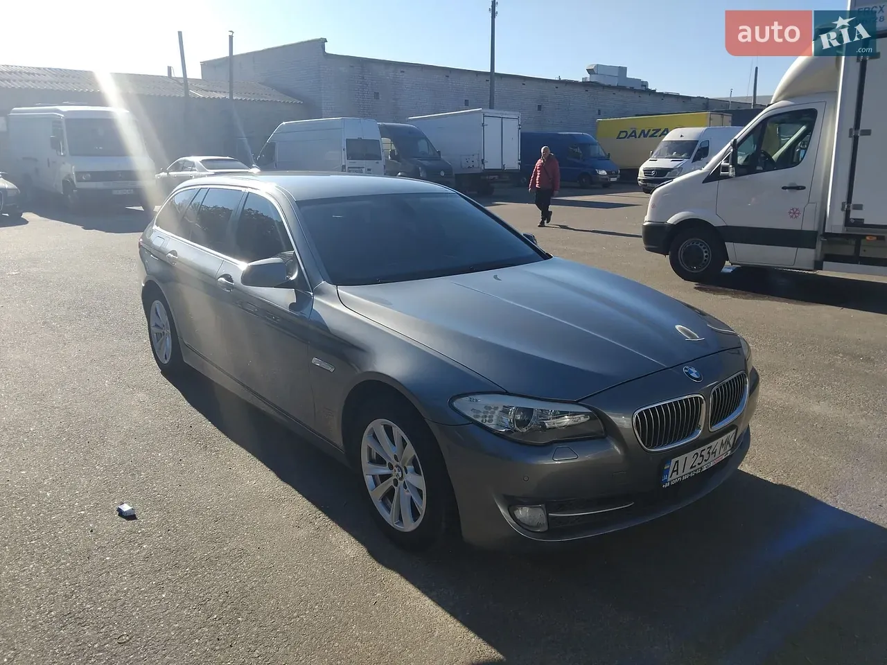 BMW 5 Series 2012 photo 3