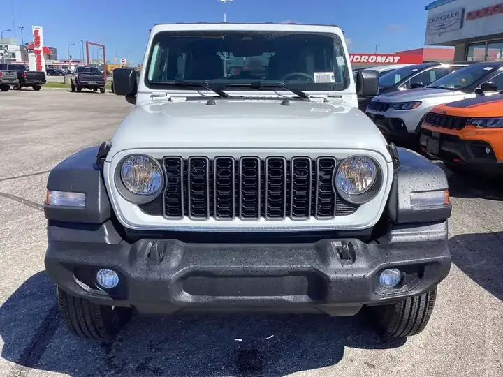 Jeep Wrangler 2026 photo 3