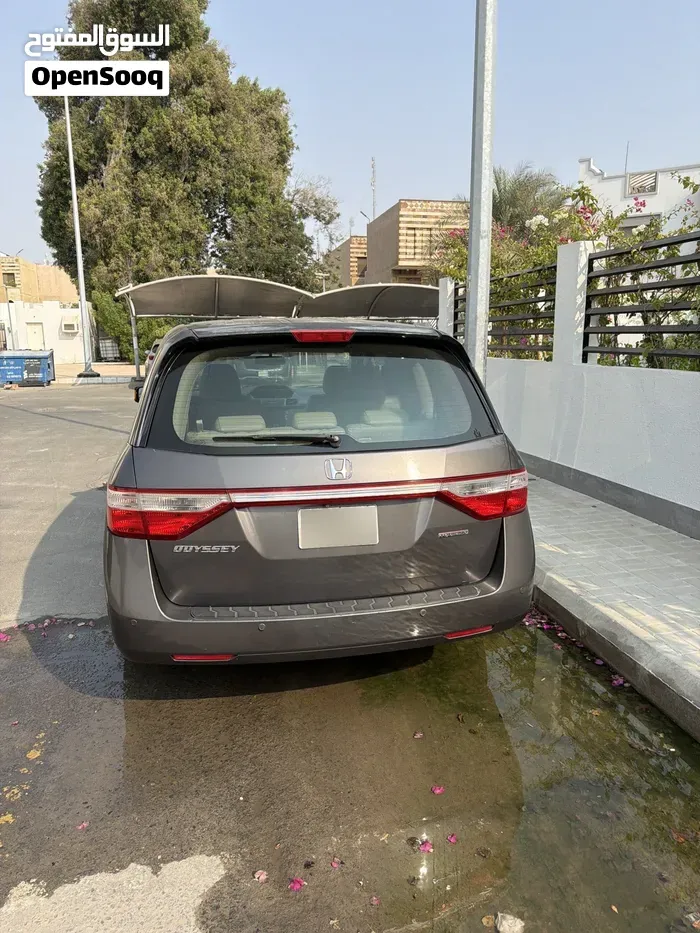 Honda Odyssey 2013 photo 3