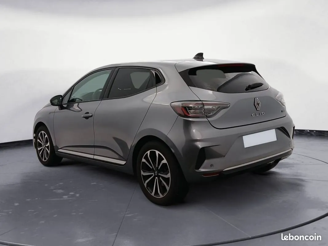 Renault Clio 2024 photo 3
