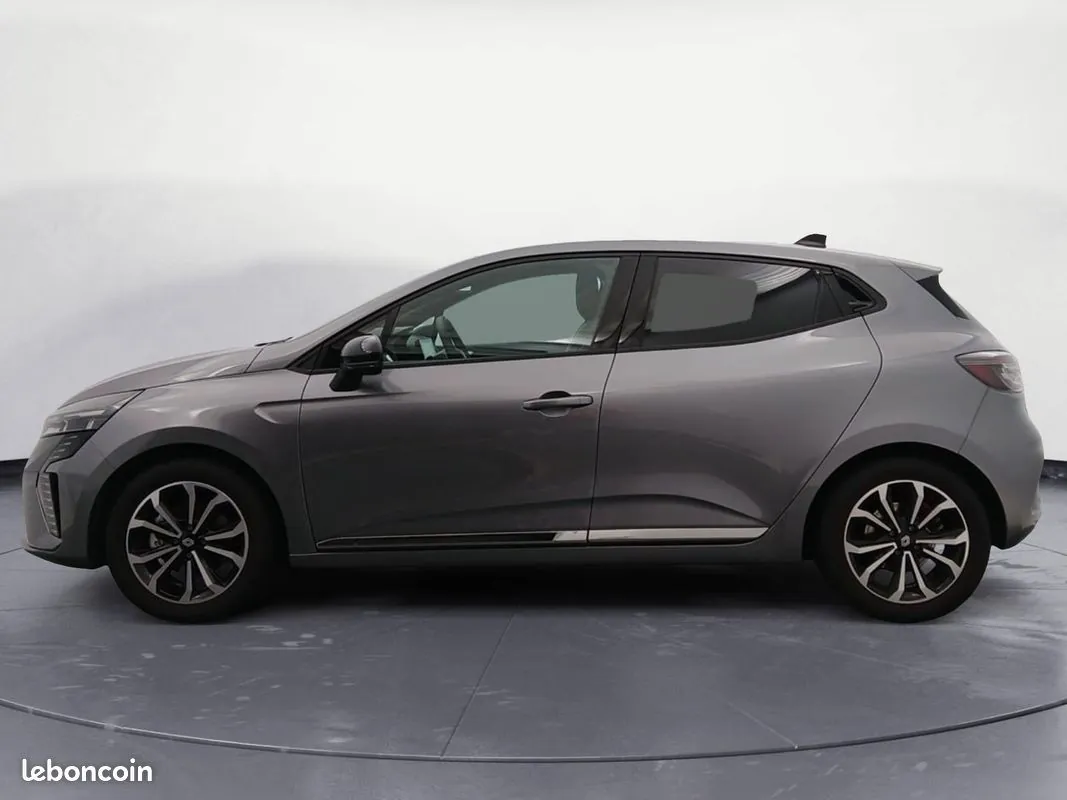 Renault Clio 2024 photo 2