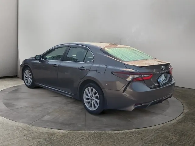 Toyota Camry 2022 photo 3
