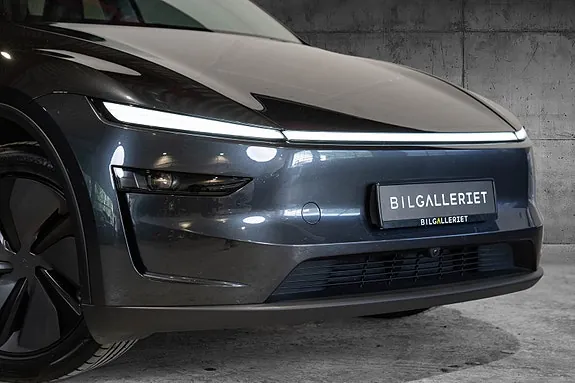 Tesla Model Y 2025 photo 3