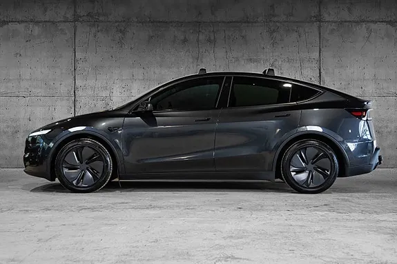Tesla Model Y 2025 photo 5