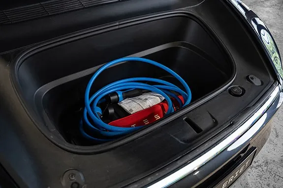 Tesla Model Y 2025 photo 4