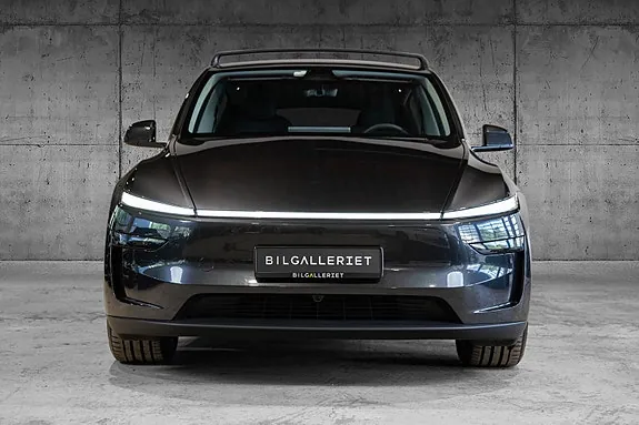 Tesla Model Y 2025 photo 2