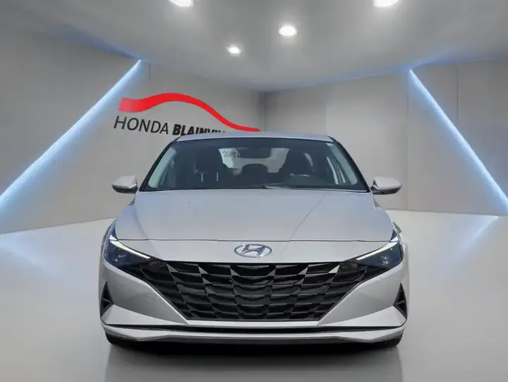 Hyundai Elantra 2023 photo 2