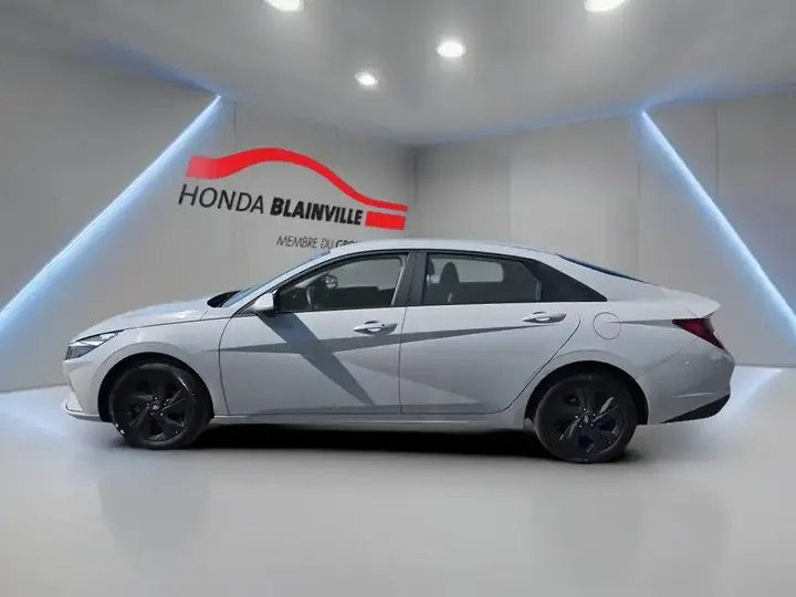 Hyundai Elantra 2023 photo 3