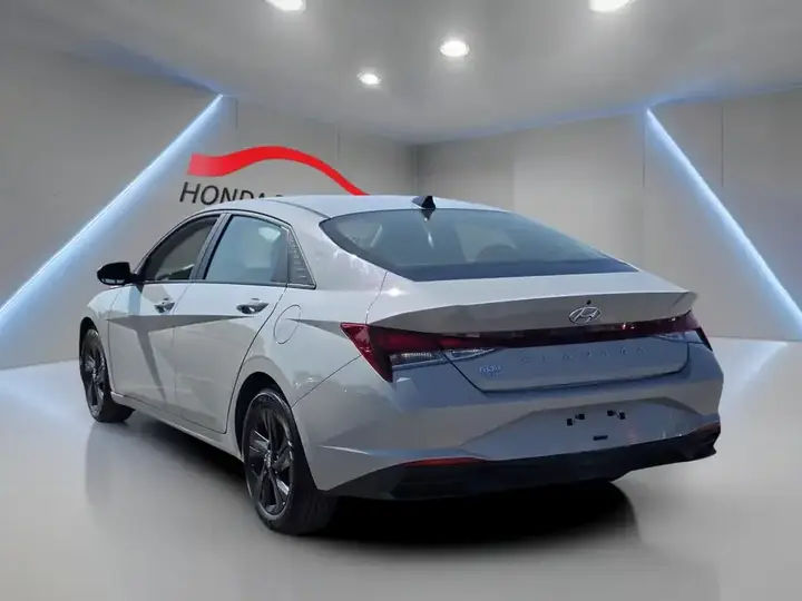Hyundai Elantra 2023 photo 4