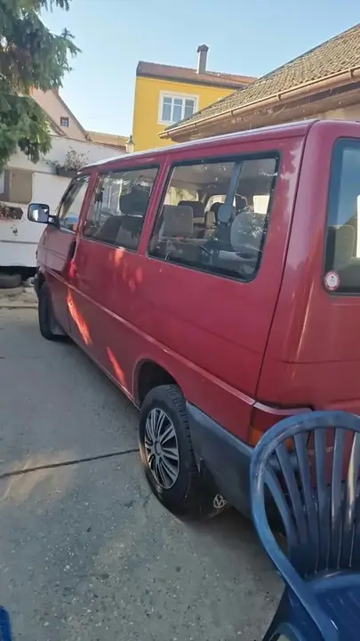 Volkswagen T4 2000 photo 2