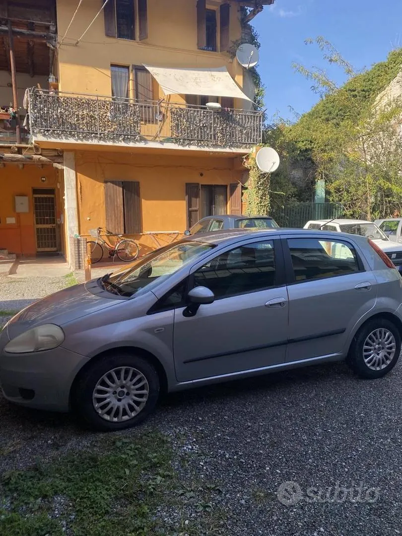 Fiat Grande Punto 2009 photo 3