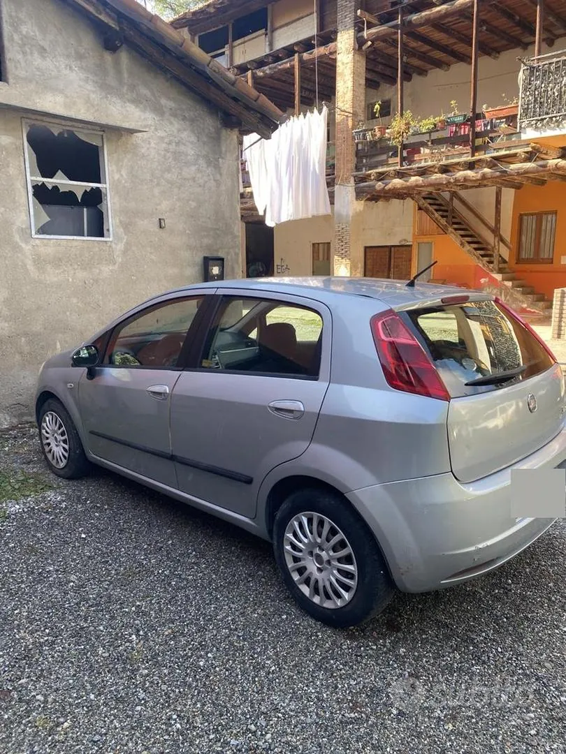 Fiat Grande Punto 2009 photo 5