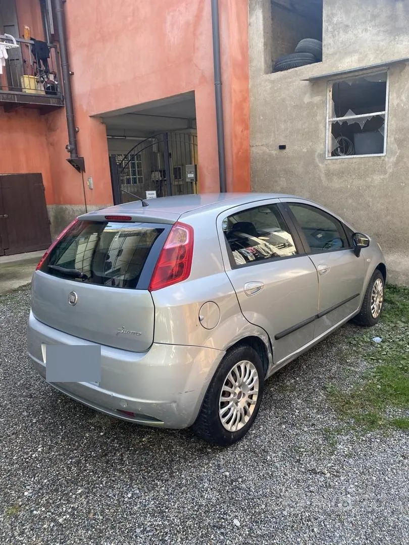 Fiat Grande Punto 2009 photo 4