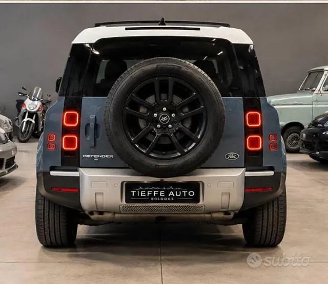 Land Rover Defender 2021 photo 3