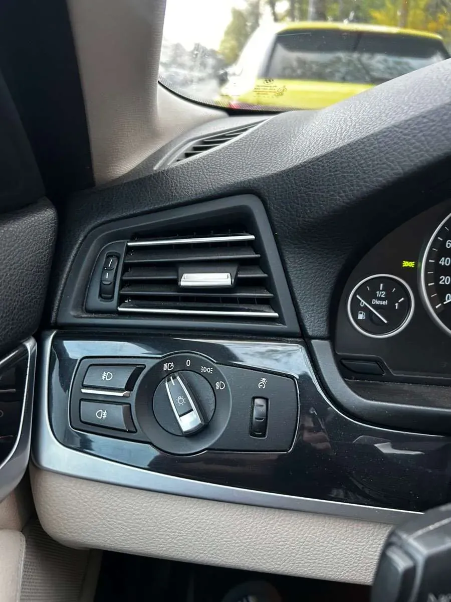 BMW 5 Series 2011 photo 3