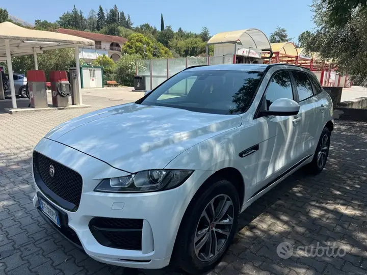 Jaguar F-Pace 2017 photo 3