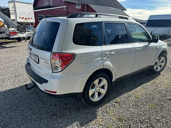Subaru Forester 2011 photo 5