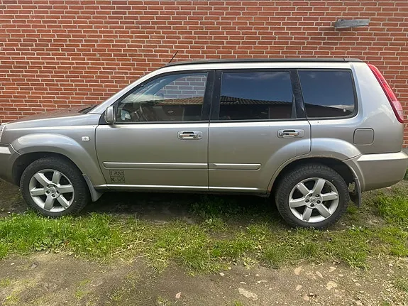Nissan X-Trail 2006 photo 2